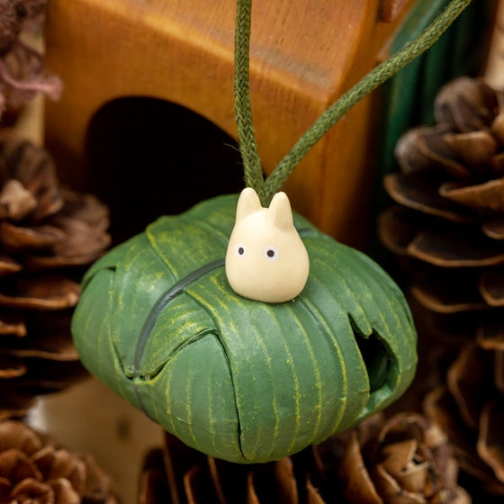 My Neighbor Totoro Rolling Acorn Holder Little Totoro and Macro Crossuke