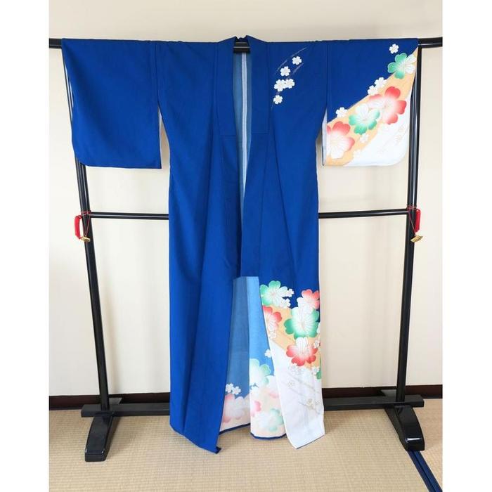 Vintage Kimono – Deep Blue with Floral Motif, For Height 164-174cm (maximum height for those who don't require an ohashori)