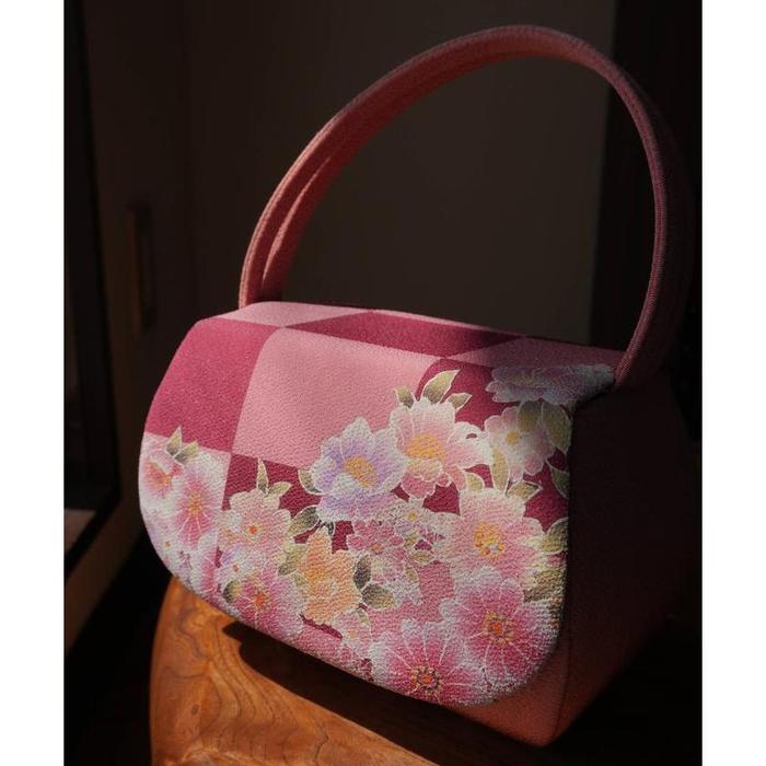 Japanese Vintage Style Handbag with Floral Motif – Pink Checker Pattern
