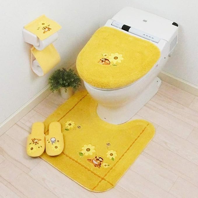 My Neighbor Totoro Catbus Toilet Mat – Antibacterial Acrylic, Non-Slip, Ghibli Bathroom Collection (Yellow, 58 × 60 cm)