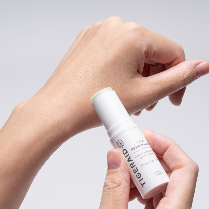 KOSE Tigeraid CICA Repair Stick Balm Serum - Serum stick for acne, sensitive and vascular skin 9g [Alcohol-free]