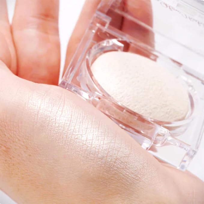 CANMAKE Moon Glow Highlighter – Baked Powder Highlighter, 3.7 g