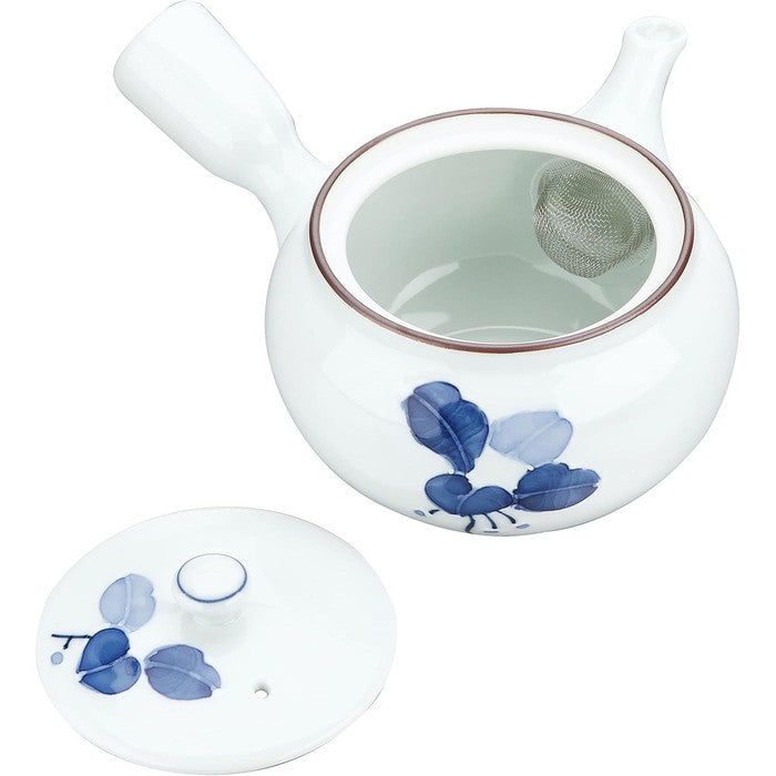 Small Hasami-yaki Teapot with Manryou Design – 200 ml