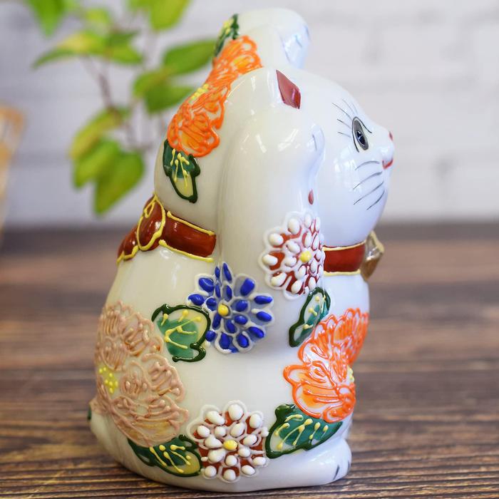 Kutani Ware – Stylish Two-Handed Maneki Neko (Lucky Cat)