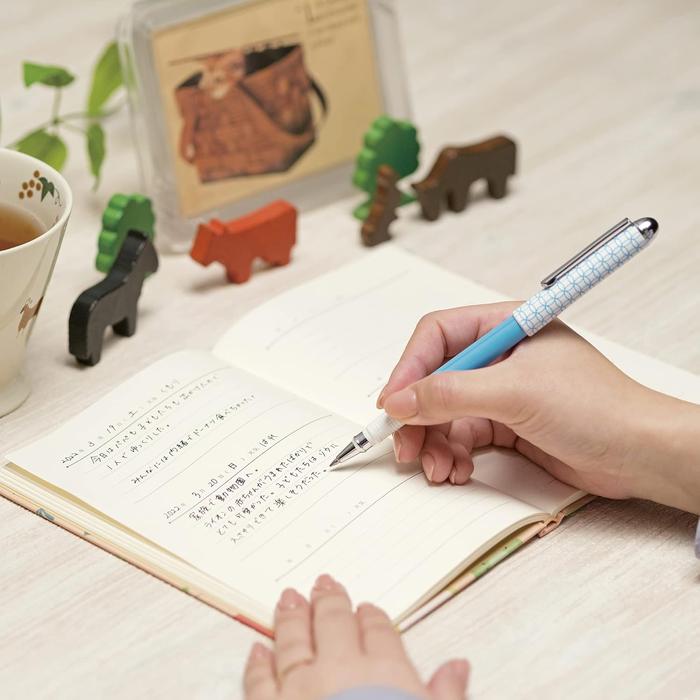 Toyo Tosho Shuppan 1-Year Diary “Animals” – B6 Hardcover 5-Line Japanese Journal