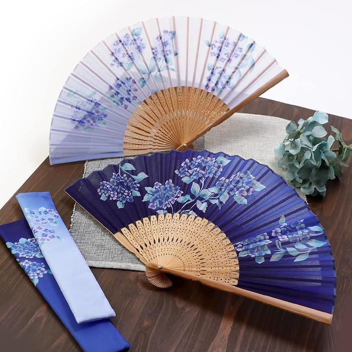 Osaka Choseido Fan Set – Elegant Hydrangea Design in Light Blue