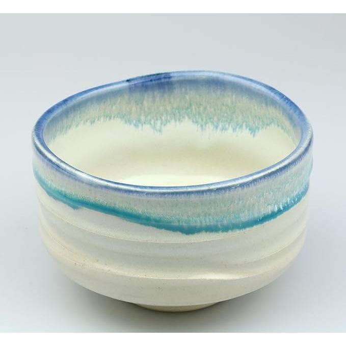 Kaneta Hakuyun Kiln Matcha Bowl – Yamaki Ikai – Kuresu Blue Flow, 12.5×8cm, Handmade Japanese Pottery