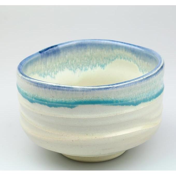 Kaneta Hakuyun Kiln Matcha Bowl – Yamaki Ikai – Kuresu Blue Flow, 12.5×8cm, Handmade Japanese Pottery