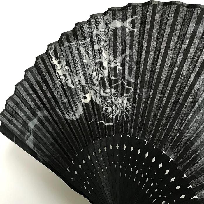 Dragon-Themed Men’s Fan – Premium Cotton Fabric, Japanese Cloud and Dragon Motif, 23cm, L-Size with Matching Linen Case