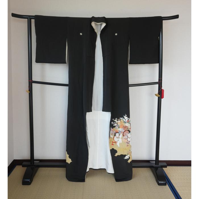 VINTAGE Kimono kosode Black with kids For Height 161-171cm (maximum height for those who don't require an ohashori)