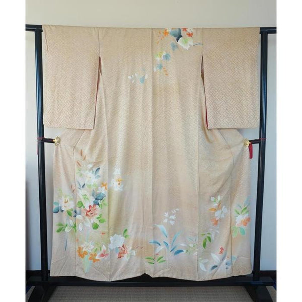 VINTAGE Kimono kosode Beige with flowers For Height 152-162cm (maximum height for those who don't require an ohashori)