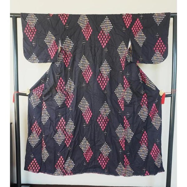 VINTAGE Cotton Kimono kosode Black with red pattern For Height 135-145cm (maximum height for those who don't require an ohashori)