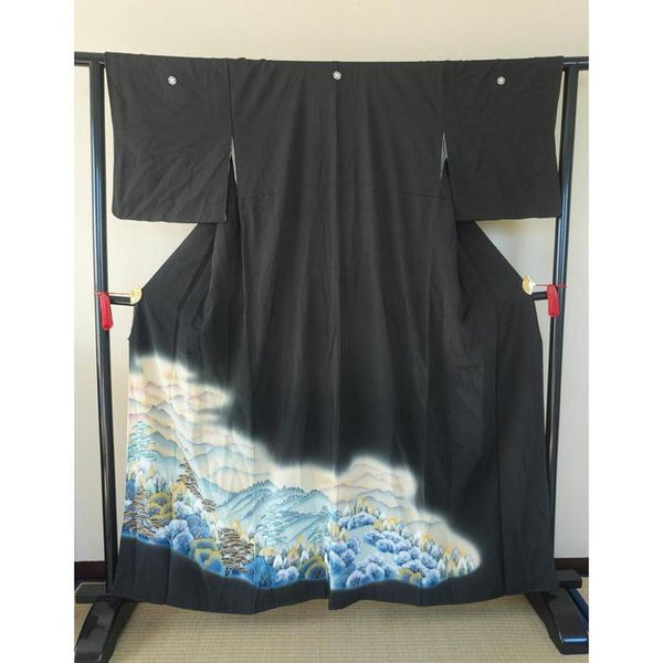 VINTAGE Kimono Black with Pattern For Height 158-168 cm (maximum height for those who don't require an ohashori)