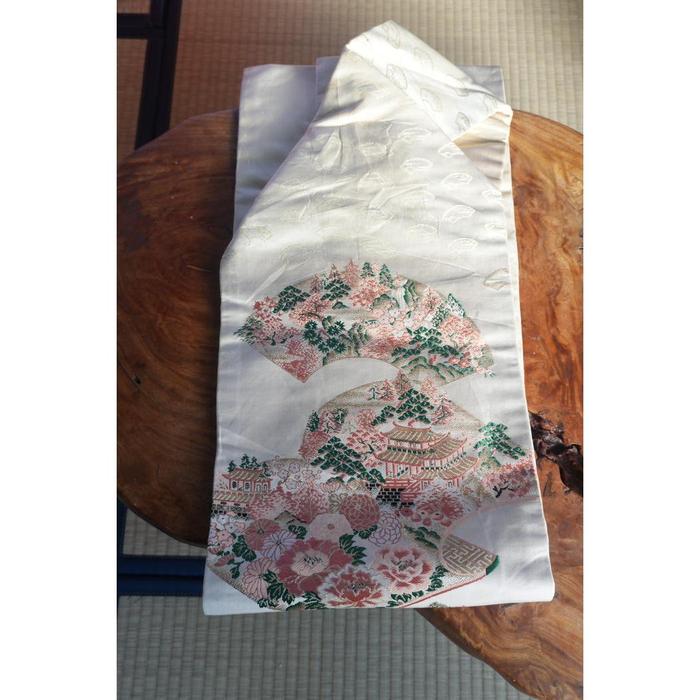 Vintage Japanese Obi Decorative - Beige kimono with pink village