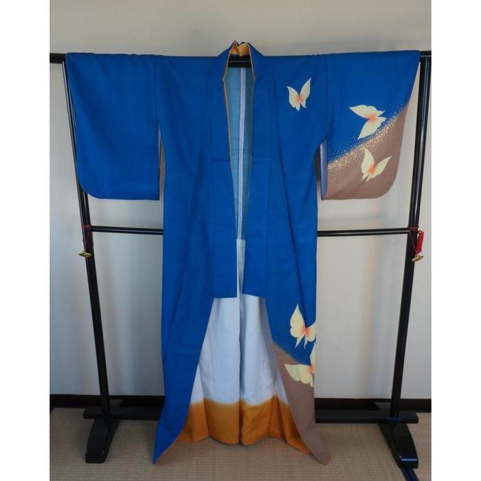 Vintage Japanese Kimono – Blue with Butterfly Motif, For Height 163–173 cm (maximum height for those who don’t require an ohashori)