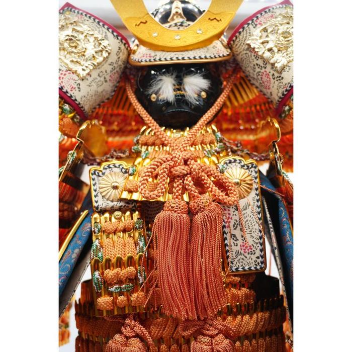 VINTAGE - Japanese Samurai Armor Display – Kabuto Yoroi Set with Storage Box and Stand