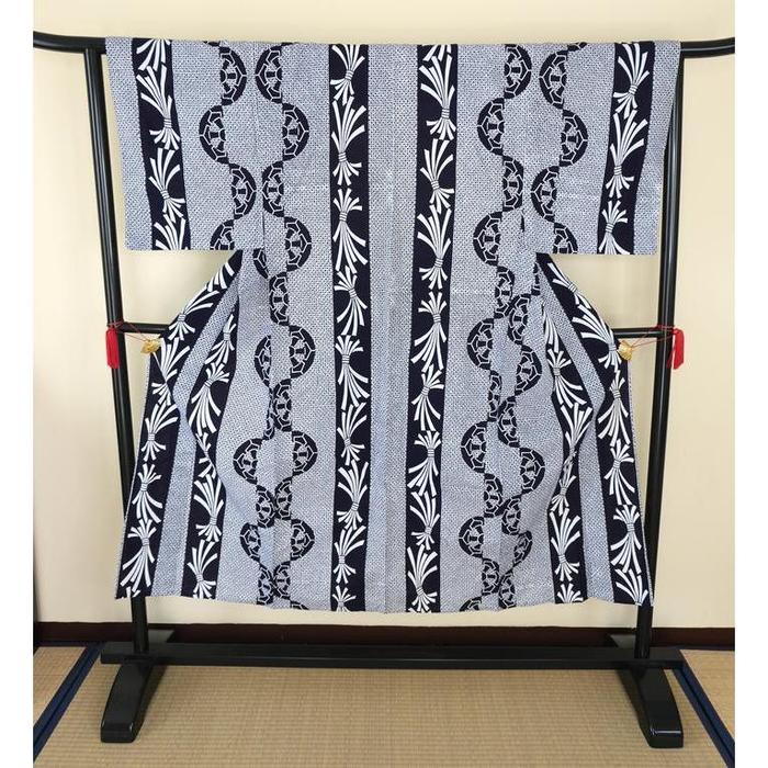 Vintage Men’s Yukata – Traditional Navy & White Geometric Pattern, For Height 145cm-155cm (maximum height for those who don't require an ohashori)