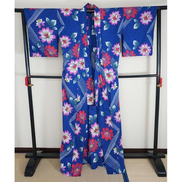 VINTAGE Navy Blue Yukata with Colorful Floral Pattern, For Height 165-175cm (maximum height for those who don't require an ohashori)