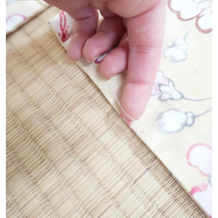 VINTAGE Cream Yukata with Pink Cherry Blossom Pattern, For Height 160-170cm (maximum height for those who don't require an ohashori)