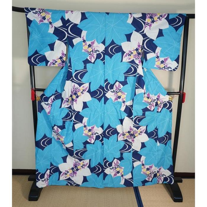 VINTAGE Navy Blue Yukata with Blue Leaf and White Floral Pattern, For Height 163-173cm (maximum height for those who don't require an ohashori)