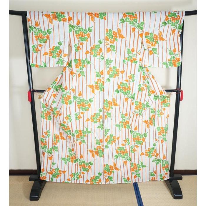 VINTAGE White Yukata with Orange and Green Floral Pattern, For Height 162-172cm (maximum height for those who don't require an ohashori)