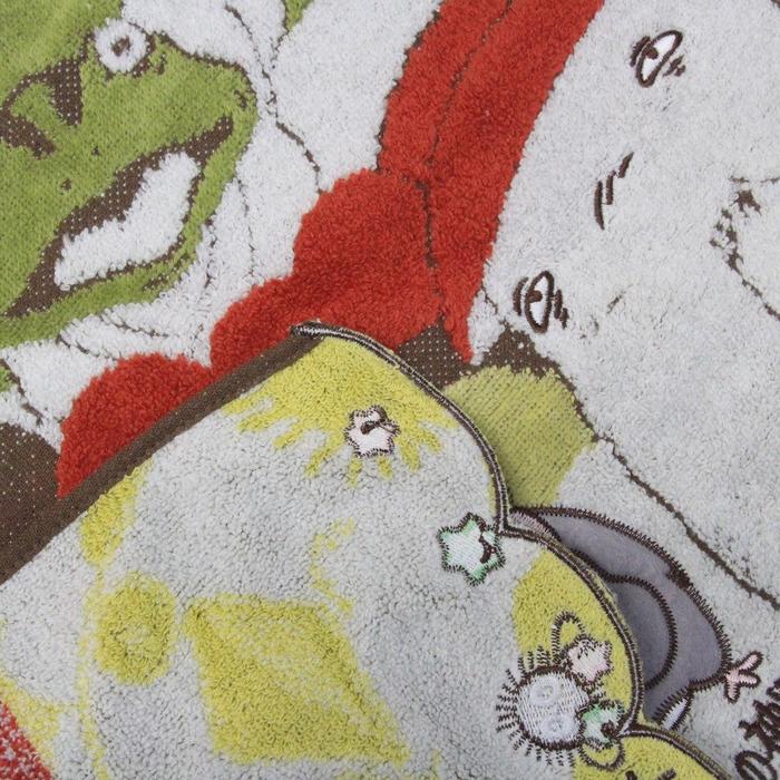 A hand towel with a motif from the movie "Spirited Away:"